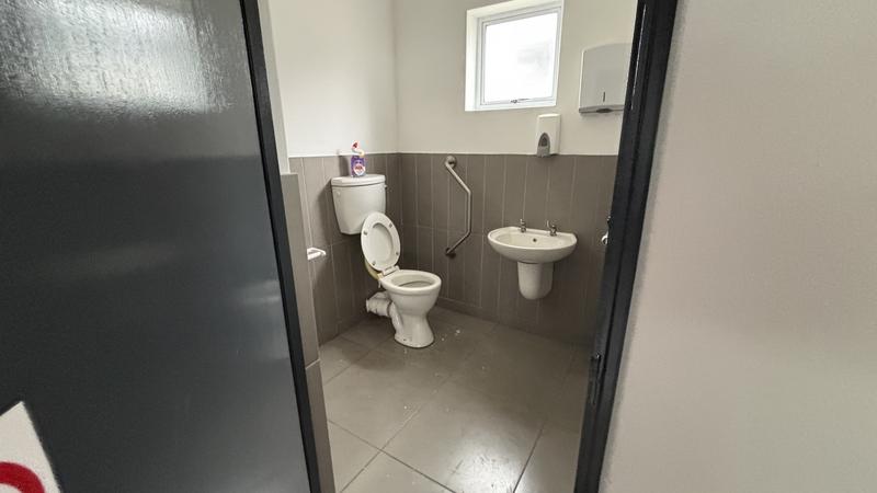 To Let commercial Property for Rent in Paarden Eiland Western Cape